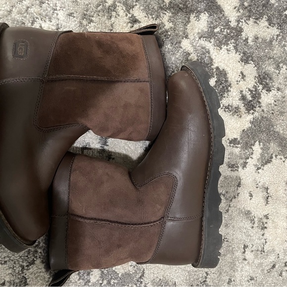 UGG| brown ankle boots